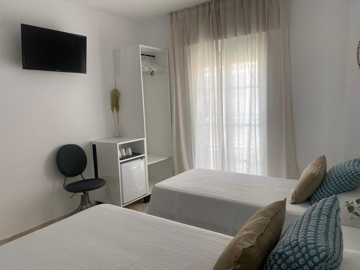 Hostal Andalucia Nerja Exteriör bild