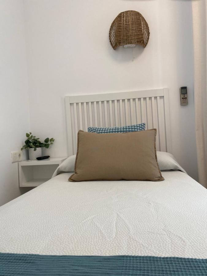 Hostal Andalucia Nerja Exteriör bild