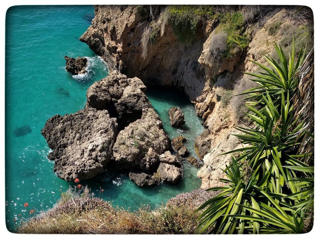 Hostal Andalucia Nerja Exteriör bild