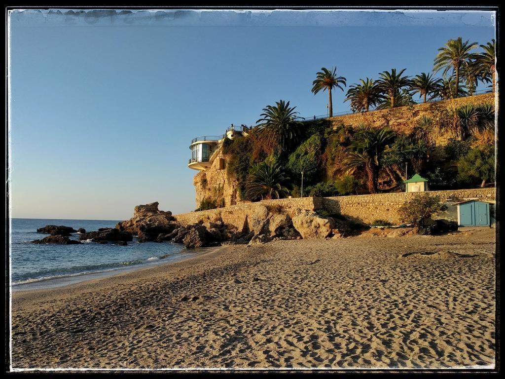 Hostal Andalucia Nerja Exteriör bild