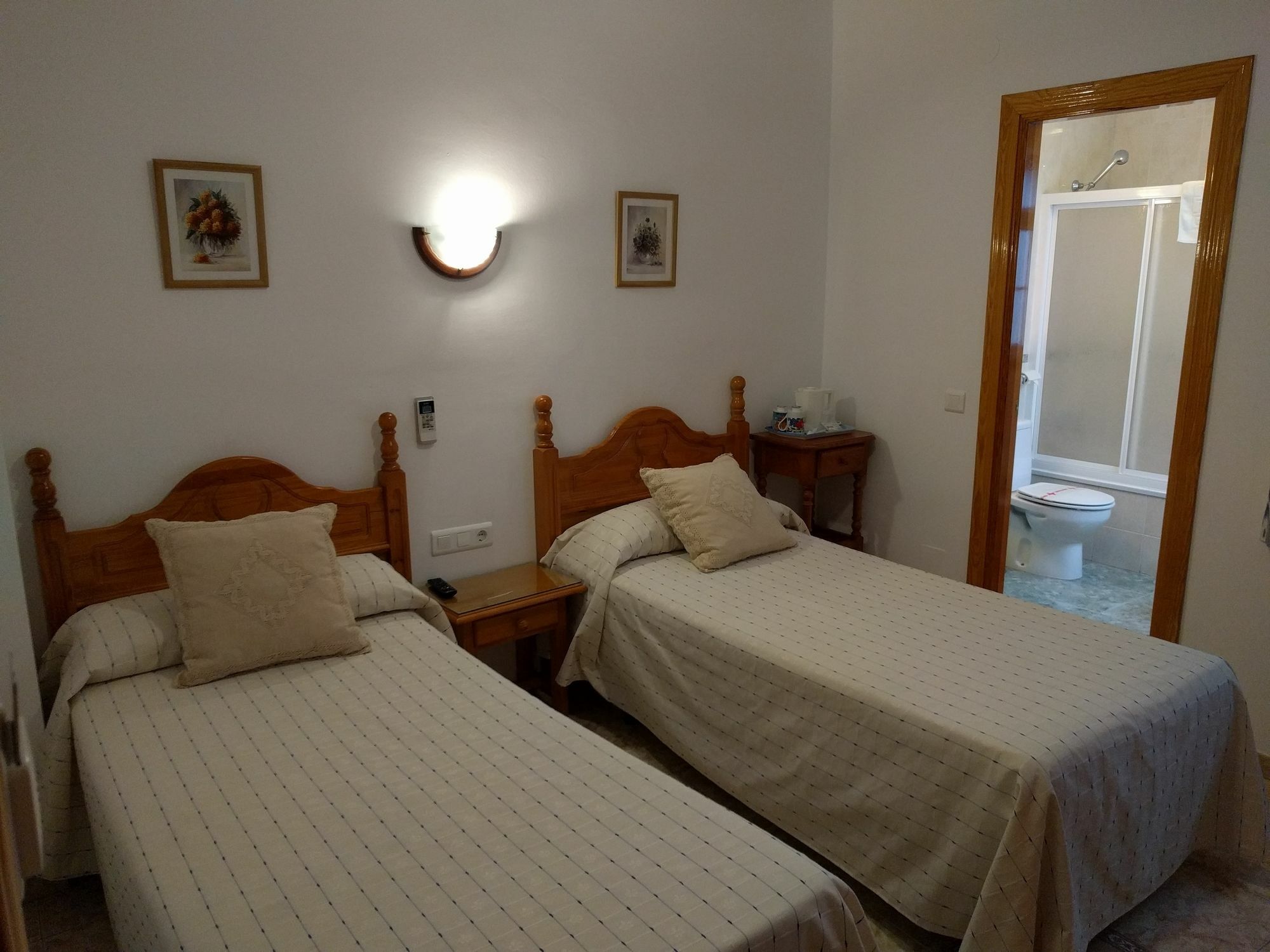 Hostal Andalucia Nerja Exteriör bild